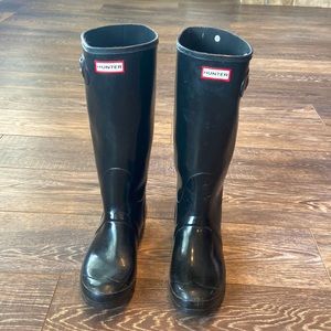 Hunter black rubber boots. Size 11.